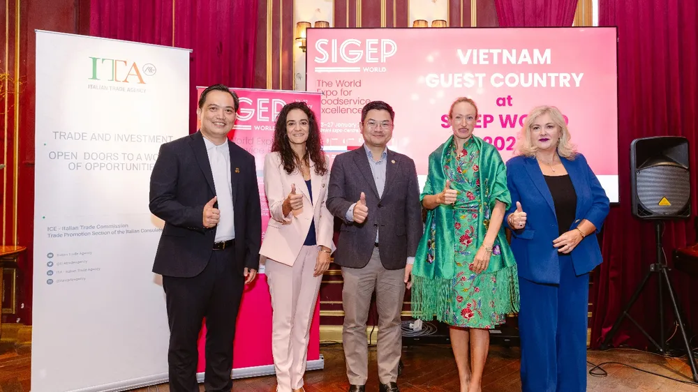 Bà Ilaria Cicero, Giám đốc Triển lãm Toàn cầu của Bộ phận Thực phẩm &amp; Đồ uống thuộc IEG tại Ý giới thiệu về SIGEP World 2027. Nguồn: ITA