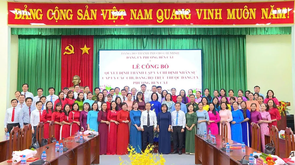Đảng ủy phường Bến Cát kiện toàn tổ chức Đảng trực thuộc