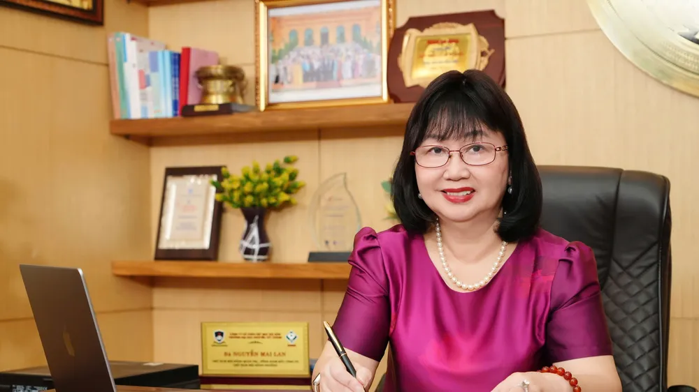 TS. Nguyễn Mai Lan, Bí thư Đảng ủy, Chủ tịch HĐQT kiêm Tổng Giám đốc Công ty CP Dệt May Sài Gòn, Chủ tịch Hội đồng Trường ĐH Nguyễn Tất Thành