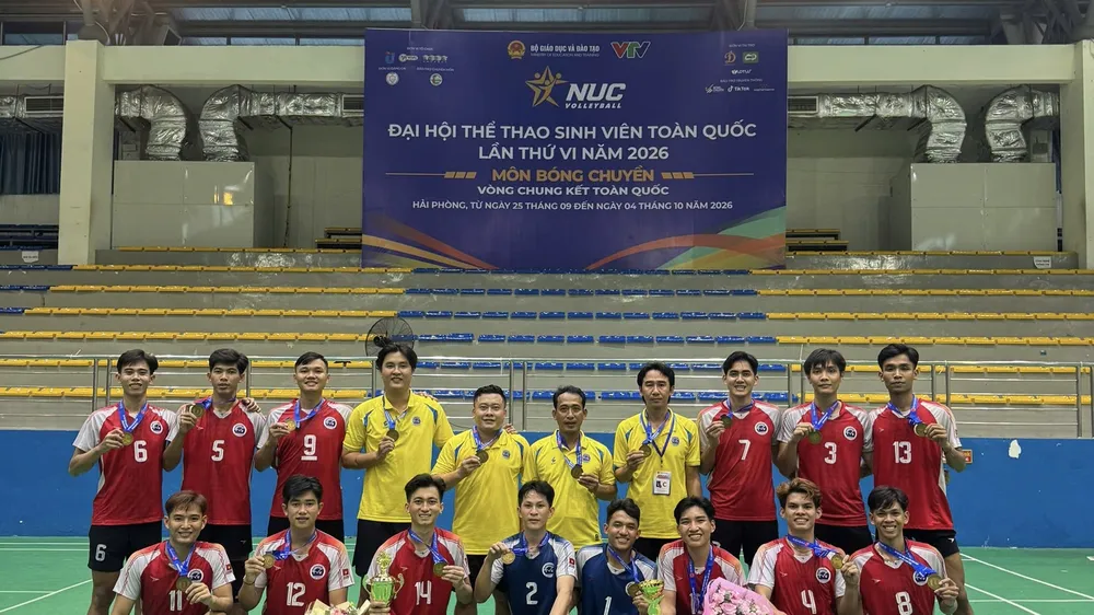 Bóng chuyền nam Đại học Trà Vinh khẳng định bản lĩnh trên sân đấu