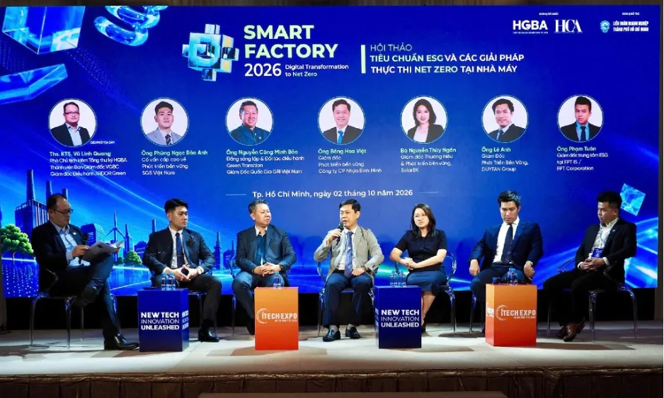 Các diễn giả và doanh nghiệp thảo luận về việc thực thi ESG tại nhà máy - Ảnh: Hoàng Hùng