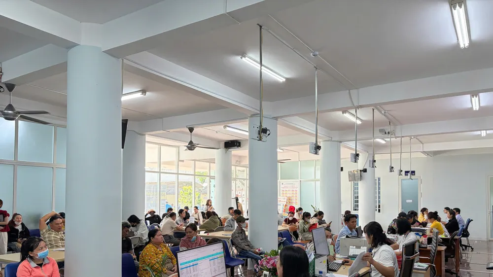 Đông đảo người lao động tham gia sàn giao dịch việc làm tại Trụ sở 3, Trung tâm Dịch vụ việc làm TPHCM