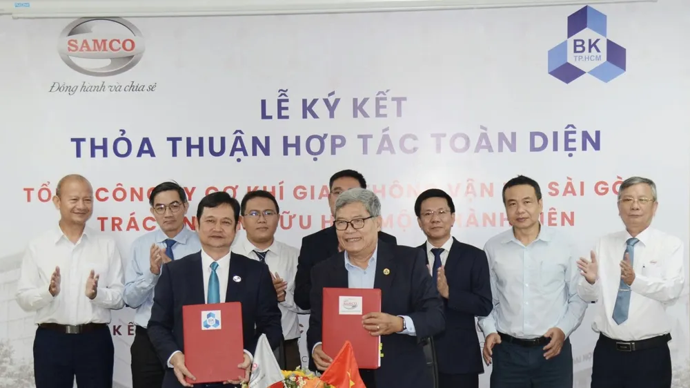 SAMCO và Đại học Bách Khoa TPHCM thực hiện ký kết thỏa thuận tại buổi lễ