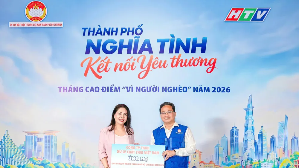 Đại diện VWS trao bảng tượng trưng ủng hộ 50 triệu đồng vào Quỹ “Vì người nghèo” TPHCM, hưởng ứng Tháng cao điểm “Vì người nghèo” năm 2026