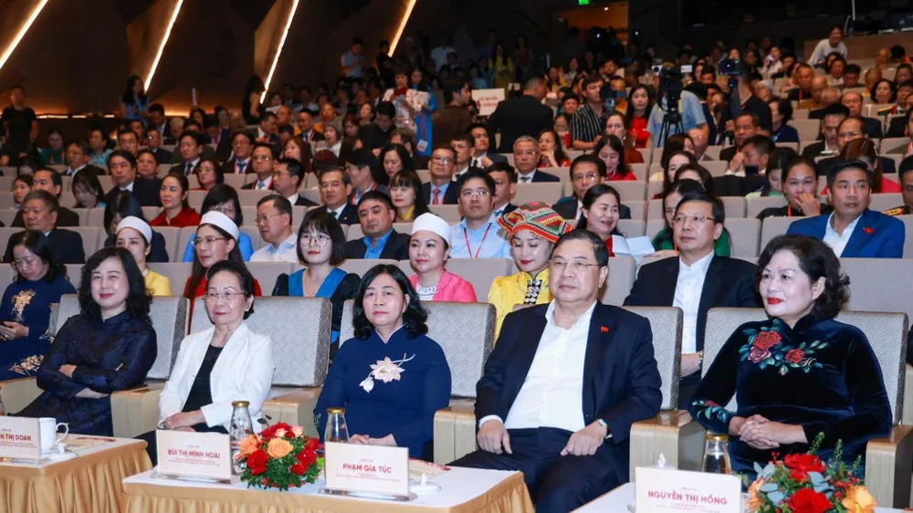Các đại biểu tham dự chương trình phát động Tháng cao điểm “Vì người nghèo” năm 2026