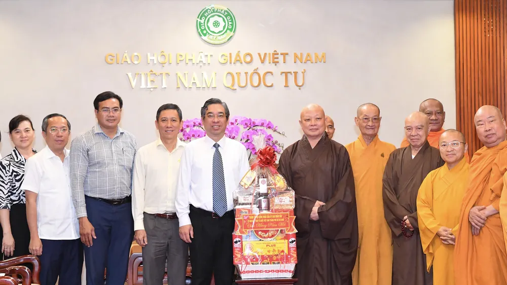 Lãnh đạo TPHCM thăm các vị chức sắc, chức việc và cơ sở tôn giáo dịp Tết Nguyên đán 2024