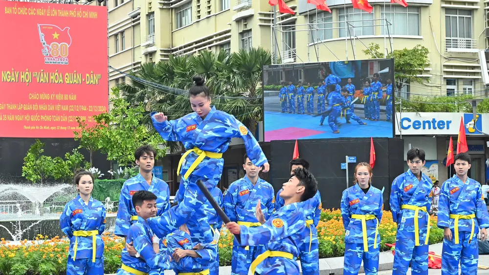 Sôi nổi Ngày hội văn hóa quân - dân tại TPHCM