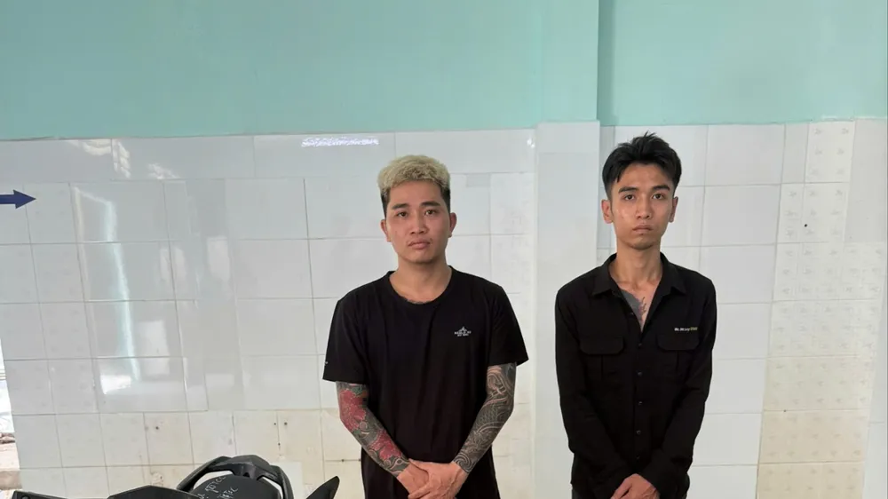 TPHCM: Bắt khẩn cấp 2 TikToker dàn dựng clip phản cảm, gây rối trật tự công cộng