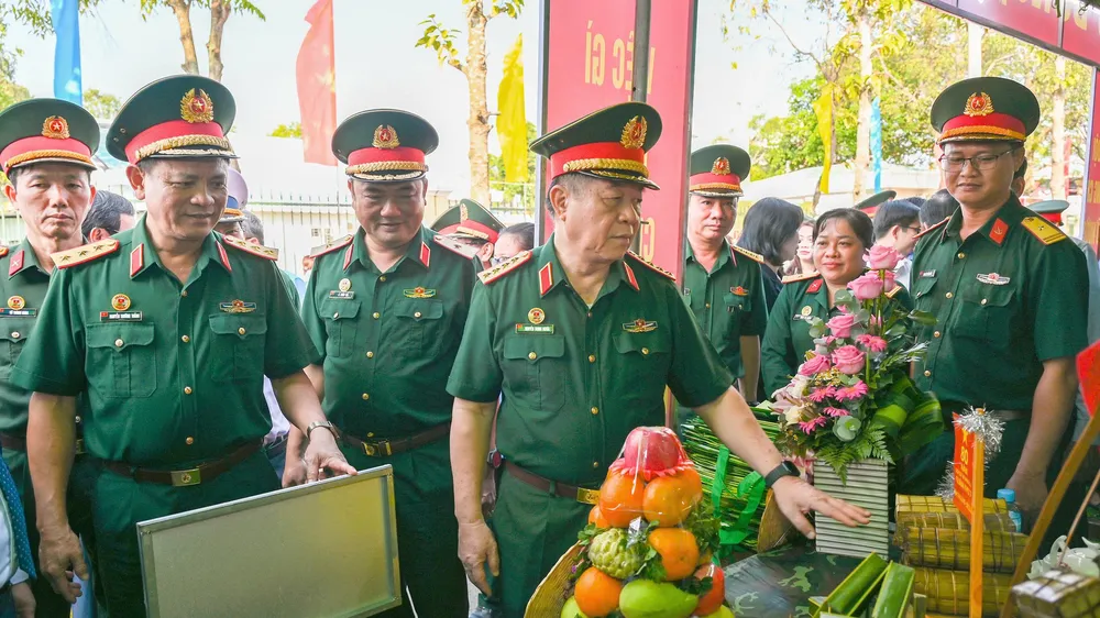 Nhiều hoạt động về nguồn nhân kỷ niệm 80 năm Ngày truyền thống LLVT Quân khu 7