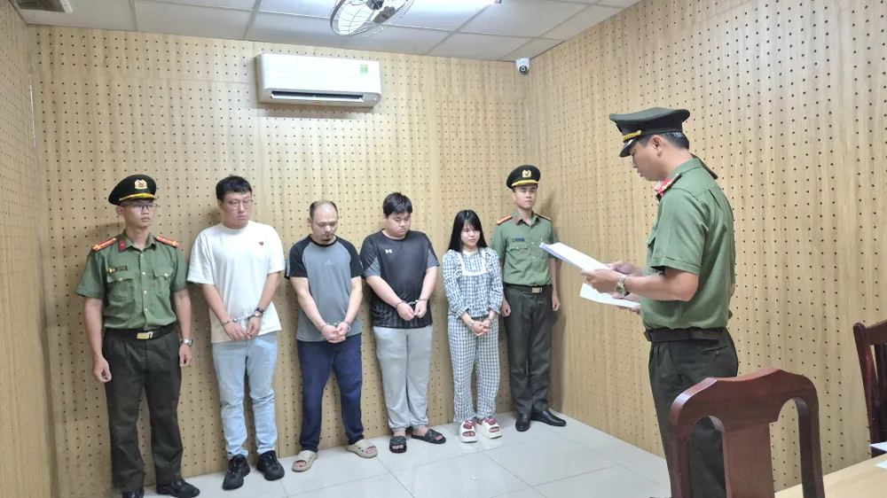 Công an TPHCM xử lý nghiêm hành vi tổ chức cho người nước ngoài cư trú trái phép