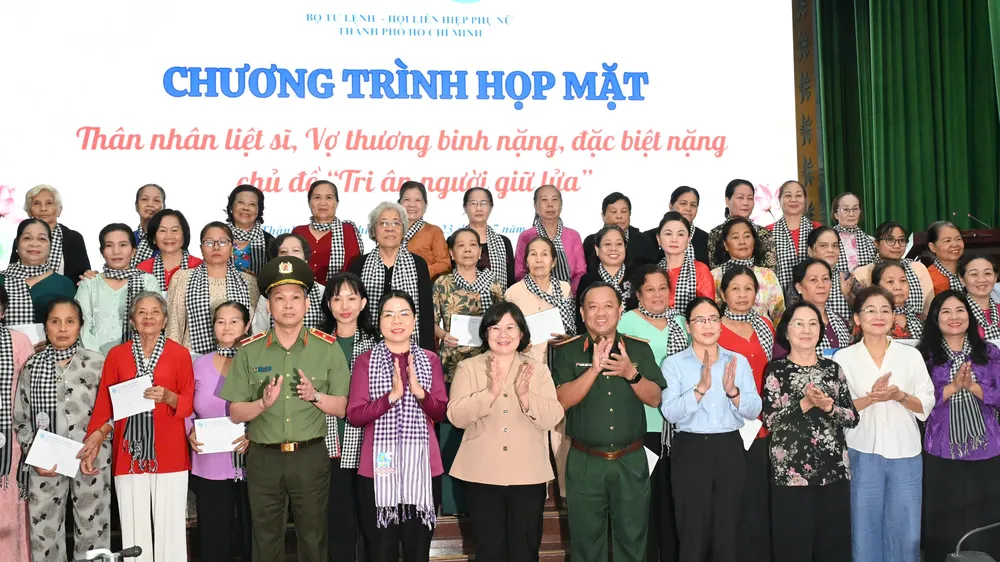 Phó Bí thư Thành ủy TPHCM Văn Thị Bạch Tuyết: Chăm lo người có công là mệnh lệnh từ trái tim