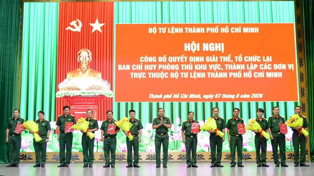Giải thể, tổ chức lại Ban Chỉ huy phòng thủ khu vực trực thuộc Bộ Tư lệnh TPHCM