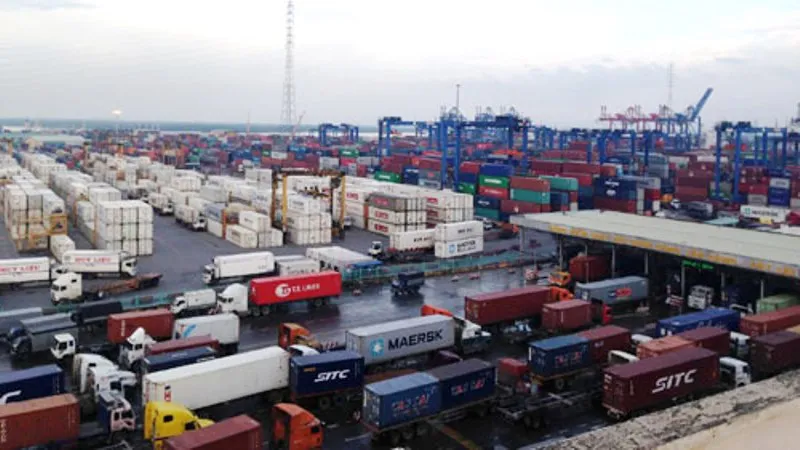 Xử nghiêm vụ 213 container hàng quá cảnh từ cảng Cát Lái đi Campuchia nhưng không xuất cảnh ​