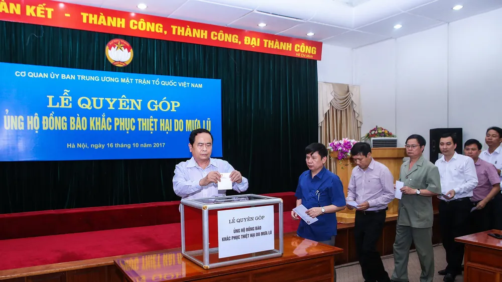 Ủy ban Trung ương MTTQ Việt Nam ủng hộ đồng bào vùng lũ