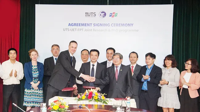 Đại diện FPT, UTS và UET ký thỏa thuận hợp tác trong việc đào tạo nguồn nhân lực chất lượng cao