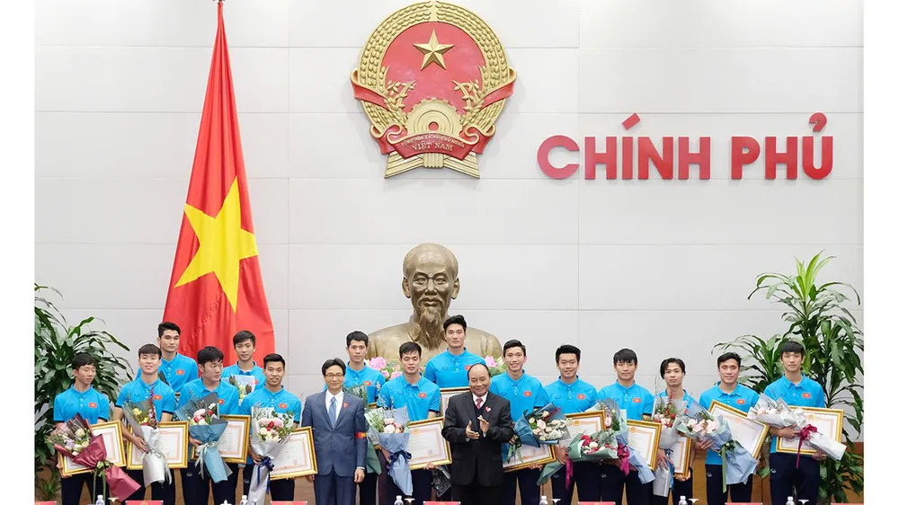 Thủ tướng Chính phủ Nguyễn Xuân Phúc khen thưởng Đội tuyển U23 Việt Nam tối 28-1. Nguồn: Cổng thông tin điện tử Chính phủ
