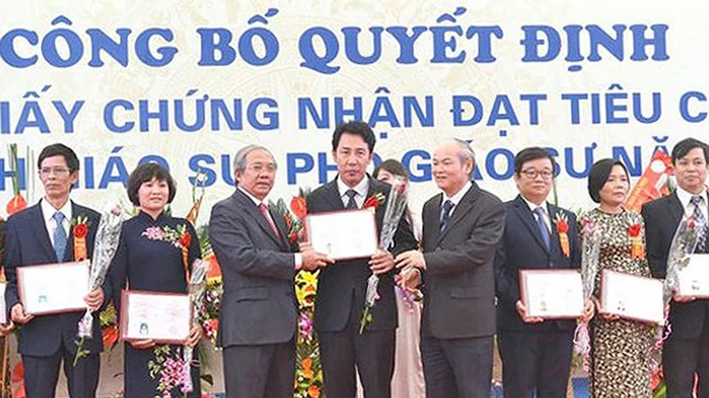 Ứng viên GS, PGS phải sử dụng thành thạo ít nhất một ngoại ngữ ​