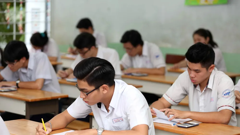 Để thí sinh dự kỳ thi 2019 yên tâm, Bộ GD-ĐT nên sớm công bố phương án thi cũng như đề thi minh họa 