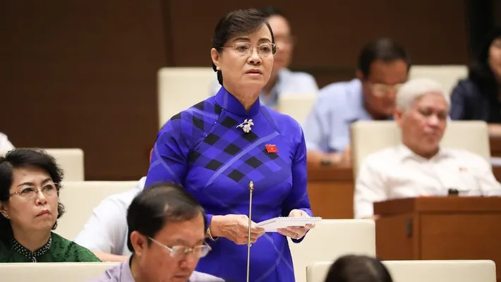 ĐBQH Nguyễn Thị Quyết Tâm phát biểu tại hội trường