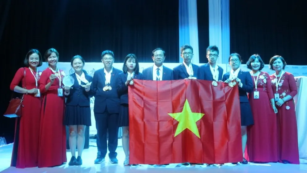 Đoàn học sinh Việt Nam dự thi Kỳ thi Khoa học trẻ quốc tế 
