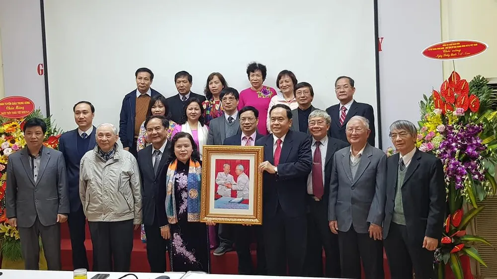 Chủ tịch Ủy ban Trung ương MTTQ Việt Nam thăm và chúc mừng Tổng hội Y học Việt Nam