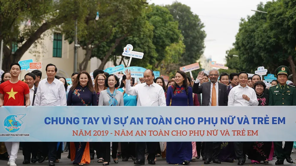 Thủ tướng Nguyễn Xuân Phúc dự lễ phát động Năm an toàn cho phụ nữ và trẻ em
