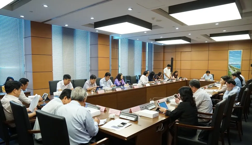 Quốc hội thảo luận tại tổ chiều 29-5