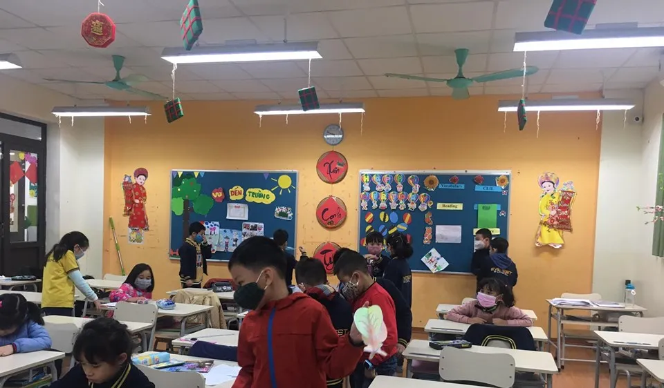 Học sinh đến lớp đã đeo khẩu trang