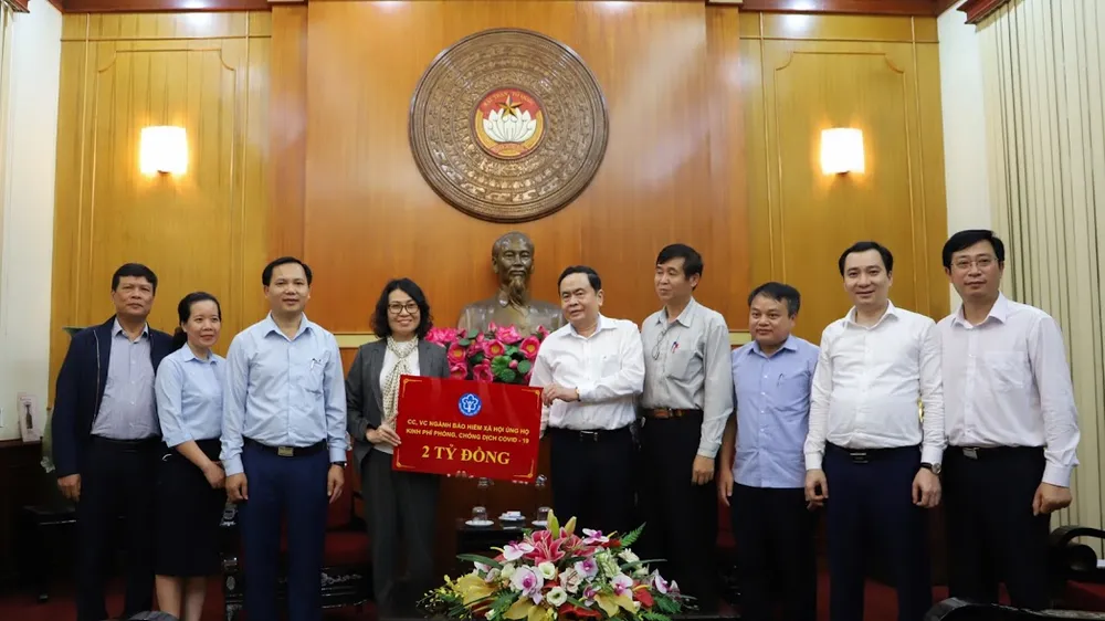 Ông Trần Thanh Mẫn tiếp nhận ủng hộ