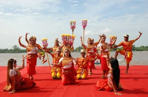 Chúc mừng Tết cổ truyền Chôl Chnăm Thmây của đồng bào dân tộc Khmer ​