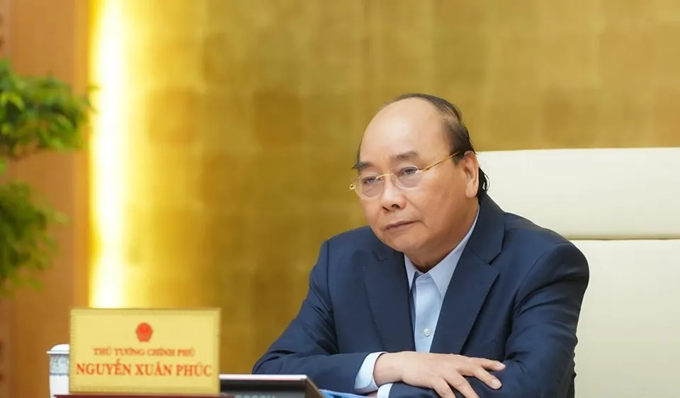 Thủ tướng Nguyễn Xuân Phúc chủ trì họp 15-4. Ảnh: VIẾT CHUNG