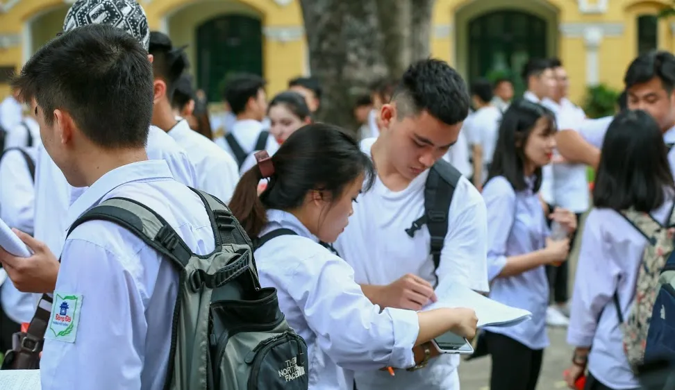 Học sinh cả nước chuẩn bị bước vào kỳ thi tốt nghiệp THPT 2020. Ảnh: QUANG PHÚC
