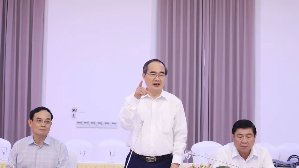 Đồng chí Nguyễn Thiện Nhân phát biểu khai mạc Hội nghị. Ảnh QUANG PHÚC