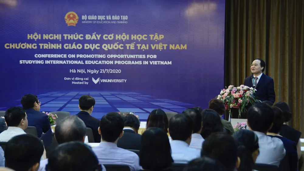 Hội nghị ngày 21-7