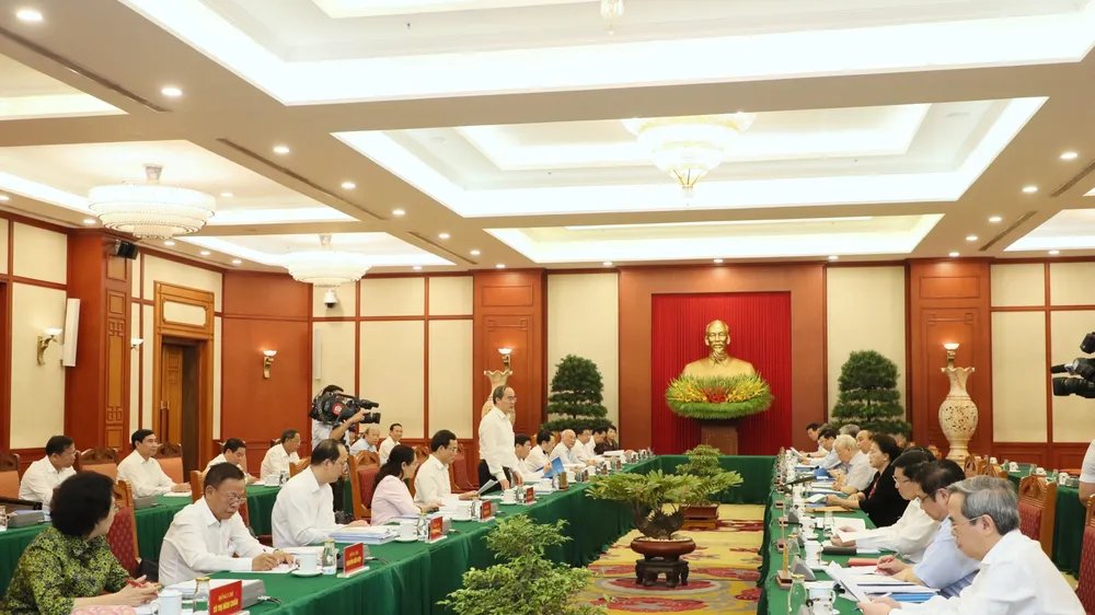 Quang cảnh buổi làm việc tại trụ sở Trung ương Đảng. Ảnh: QUANG PHÚC