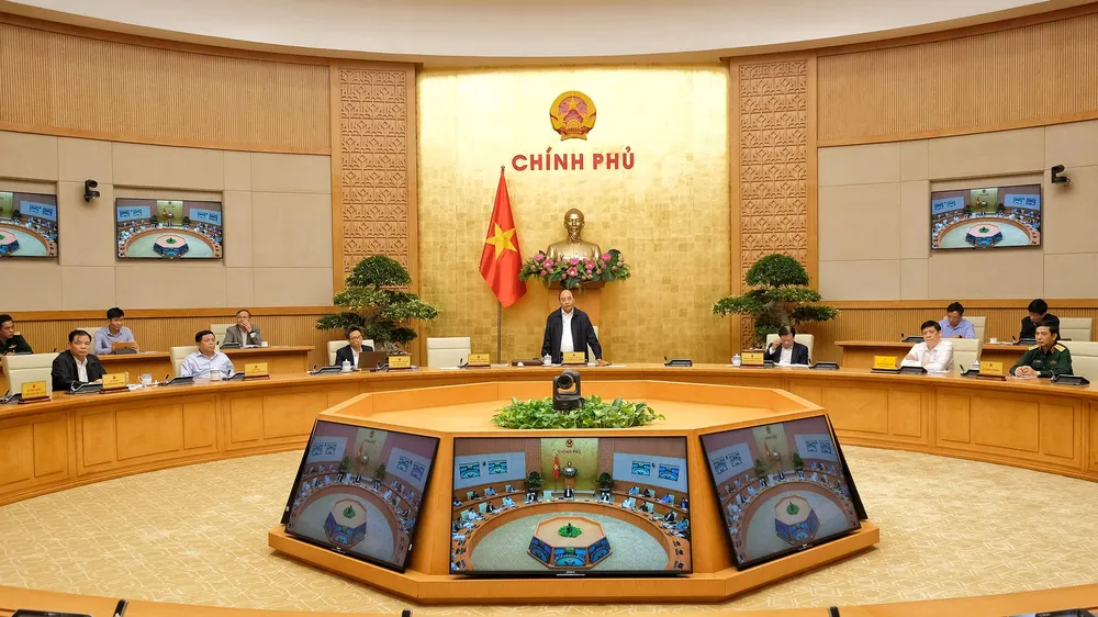 Thủ tướng Nguyễn Xuân Phúc chủ trì cuộc họp của Thường trực Chính phủ về vấn đề lũ lụt ở miền Trung