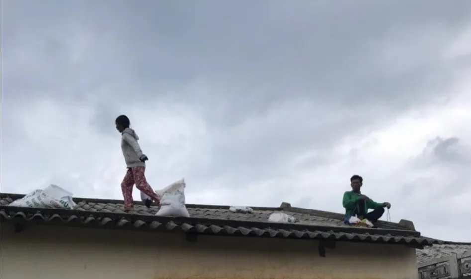 Di dời dân, chằng chống nhà cửa trước cơn bão số 13 