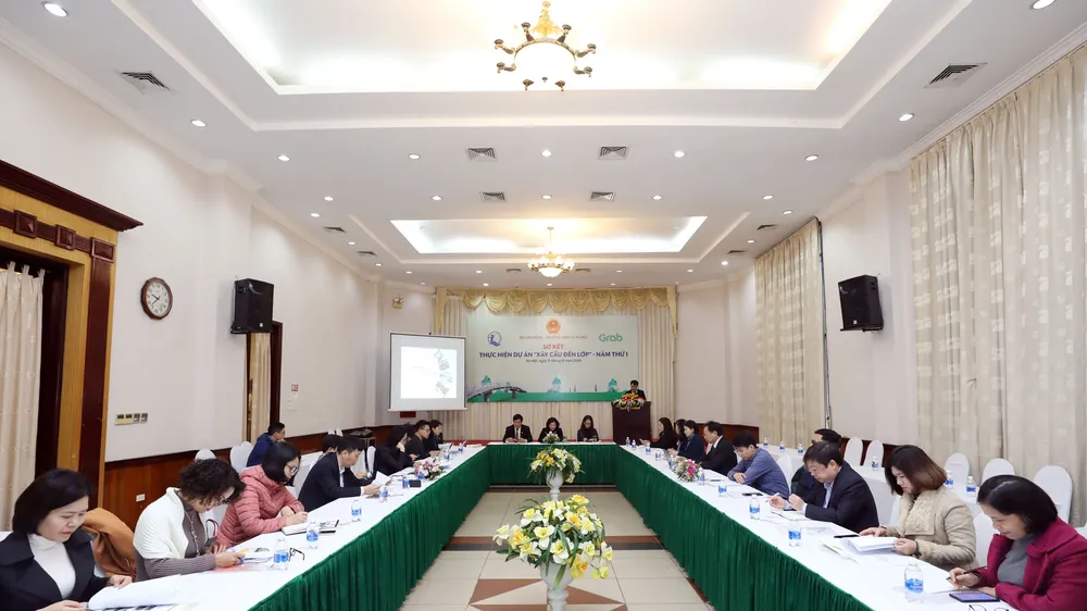 Hội nghị sơ kết dự án “Xây cầu đến lớp” – năm thứ 1