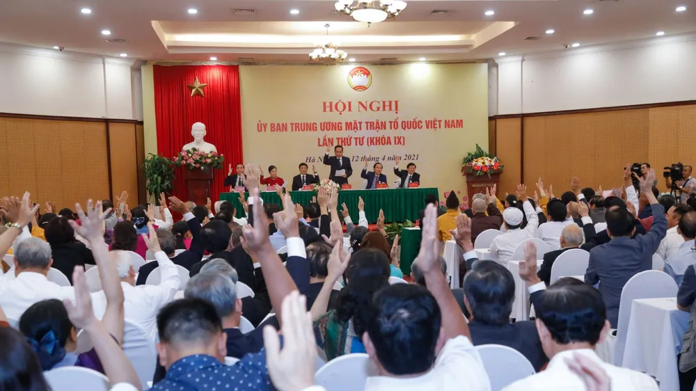 Biểu quyết giới thiệu ông Đỗ Văn Chiến làm Chủ tịch Ủy ban Trung ương MTTQ Việt Nam