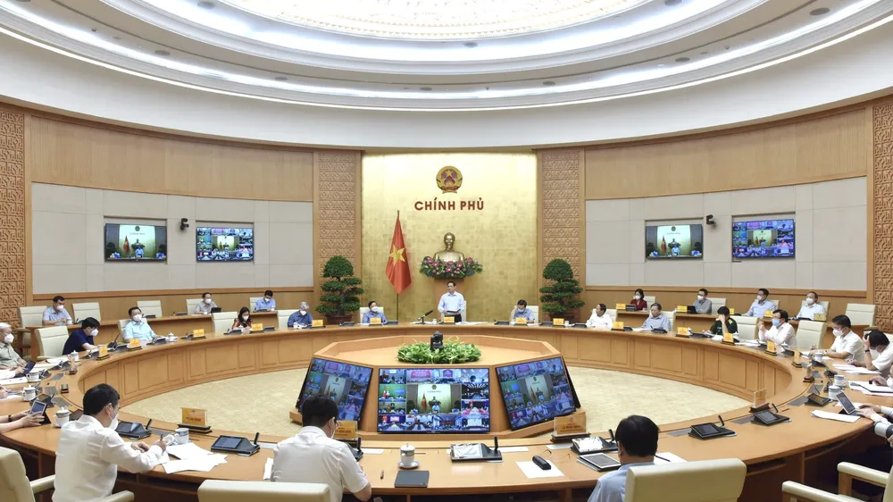 Chính phủ thường xuyên đôn đốc, chỉ đạo công tác phòng, chống dịch. Ảnh: VIẾT CHUNG