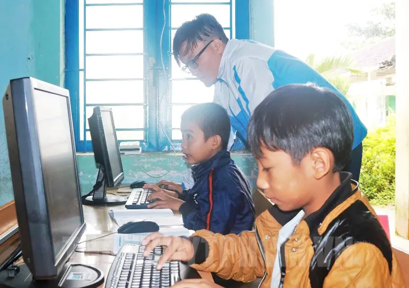 Dự kiến huy động được gần 1 triệu máy tính bảng cho học sinh nghèo học trực tuyến