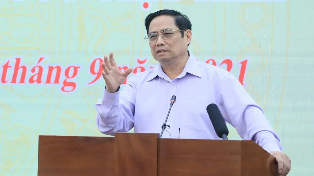 Thủ tướng: Vừa chống dịch, vừa phải phát triển, không thể khác được ​