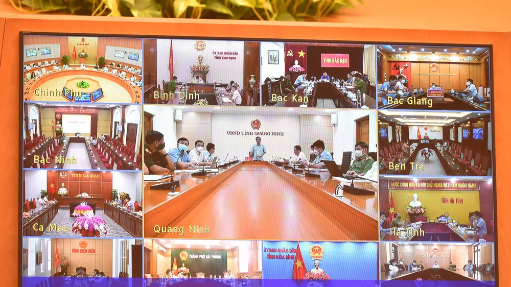 Phó Thủ tướng Lê Văn Thành chủ trì cuộc họp trực tuyến toàn quốc về việc triển khai phục hồi các chuyến bay thương mại nội địa