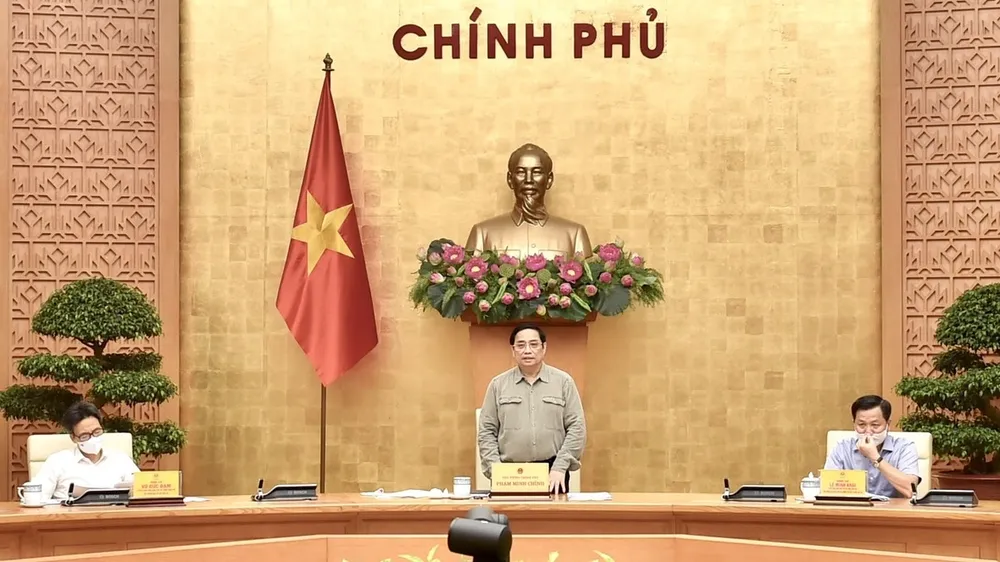 Thủ tướng chủ trì cuộc họp trực tuyến toàn quốc của Ban Chỉ đạo quốc gia phòng chống Covid-19 với các địa phương ngày 9-10. Ảnh: VIẾT CHUNG