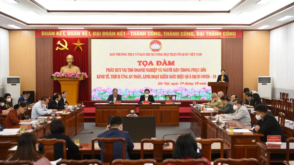 Quang cảnh buổi tọa đàm chiều 19-10