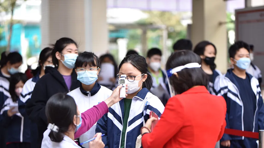 Nhiều giáo viên bị ảnh hưởng do dịch Covid-19. Ảnh: QUANG PHÚC