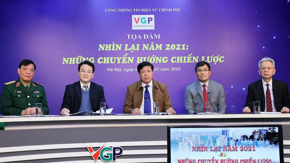 Các chuyên gia, lãnh đạo bộ - ngành tham gia tọa đàm