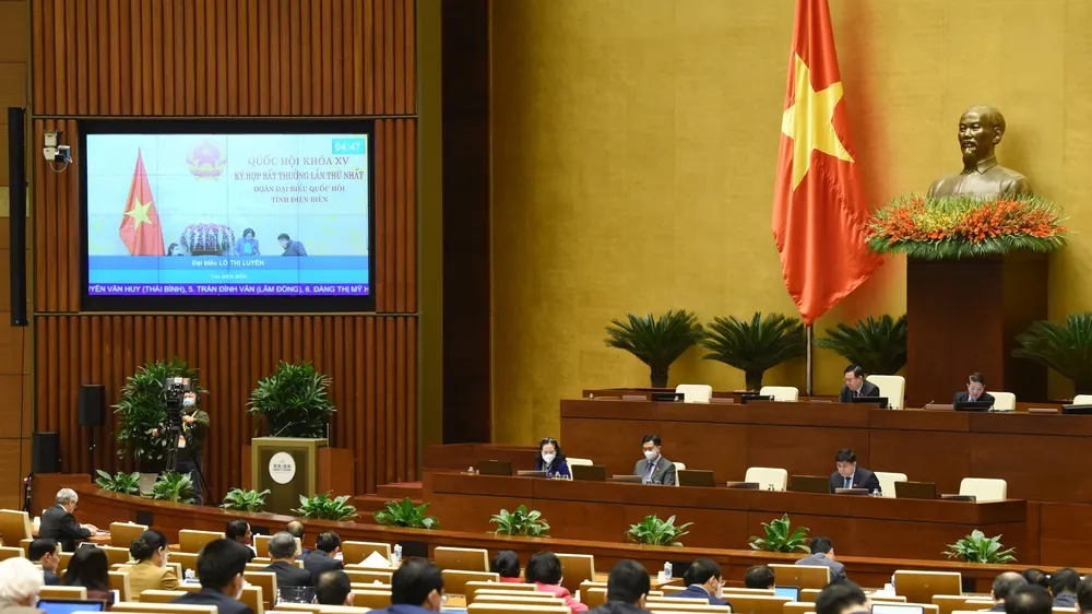 Phiên thảo luận sáng 7-1. Ảnh: VIẾT CHUNG
