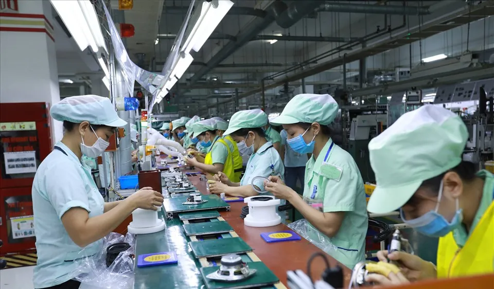 Từ ngày 1-7-2022: Lương tối thiểu của người lao động tính theo tháng và theo giờ
