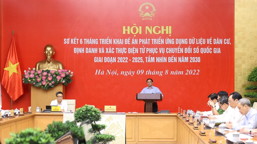 Thủ tướng Phạm Minh Chính, Chủ tịch Ủy ban Quốc gia về chuyển đổi số chủ trì hội nghị. ẢNH: VIẾT CHUNG